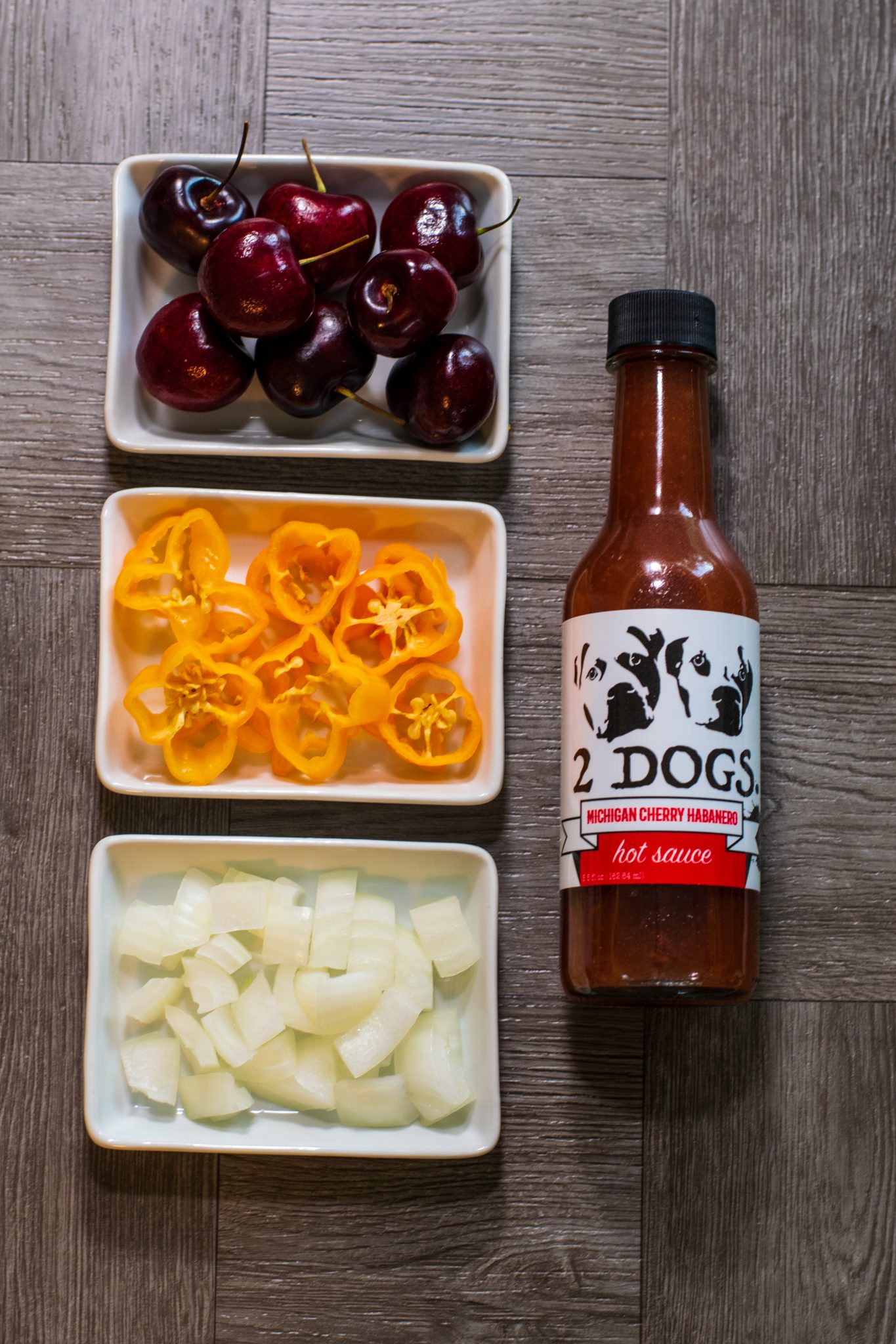 2 DOGS Hot Sauce