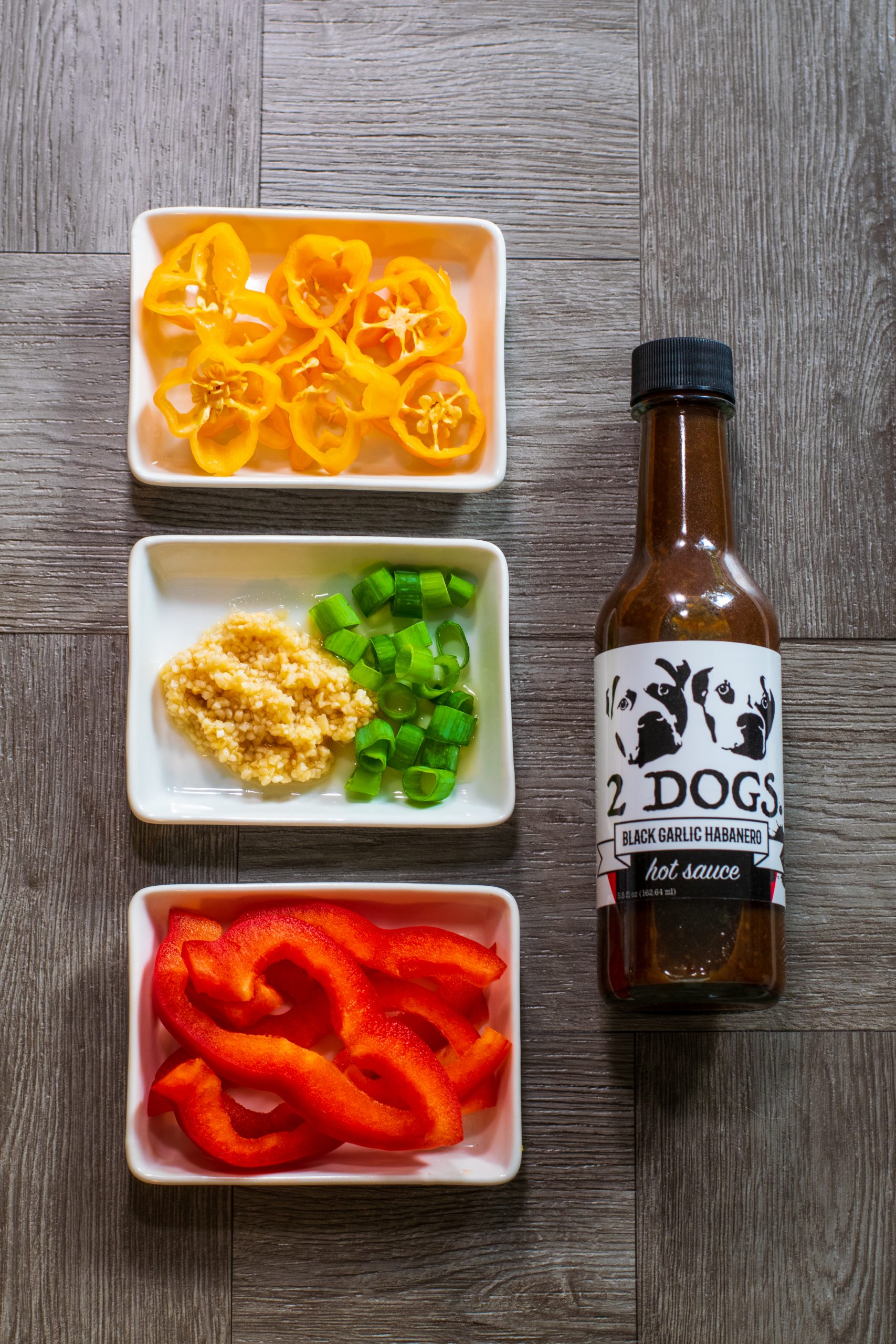 2 DOGS Hot Sauce